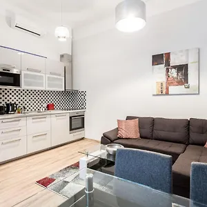 Appartement Quiet Nest In The Bustling Centre Of, Budapest