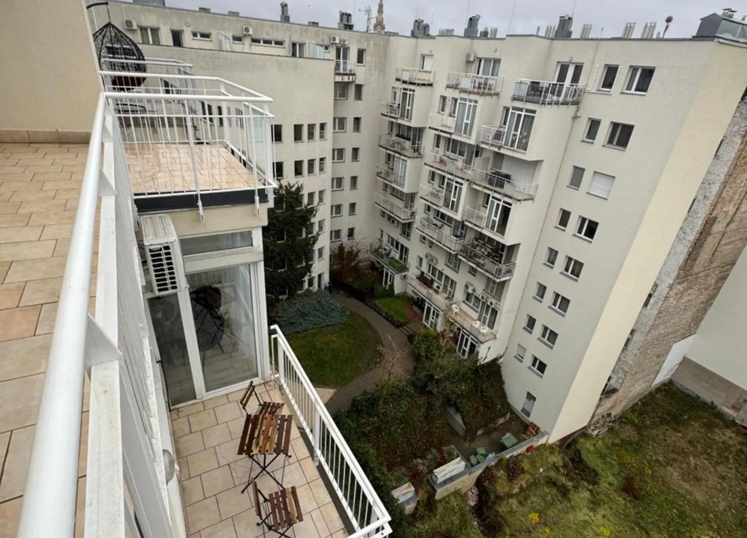 Exclusive Central Duplex Penthouse In The Heart Of Budapest 0*,